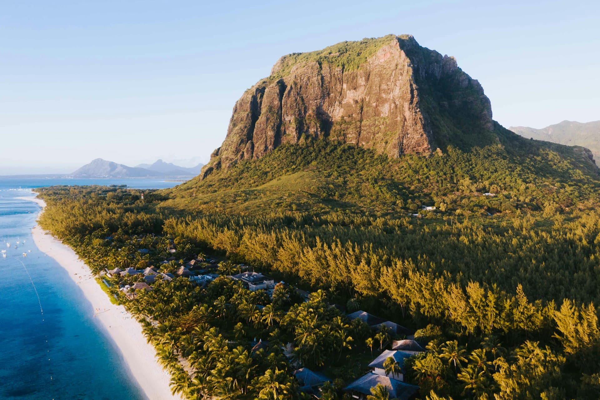 Flic en Flac Mauritius real estate - Luxury properties, beachfront villas, modern apartments and investment opportunities in Flic en Flac - Premium residential areas with ocean views and resort amenities