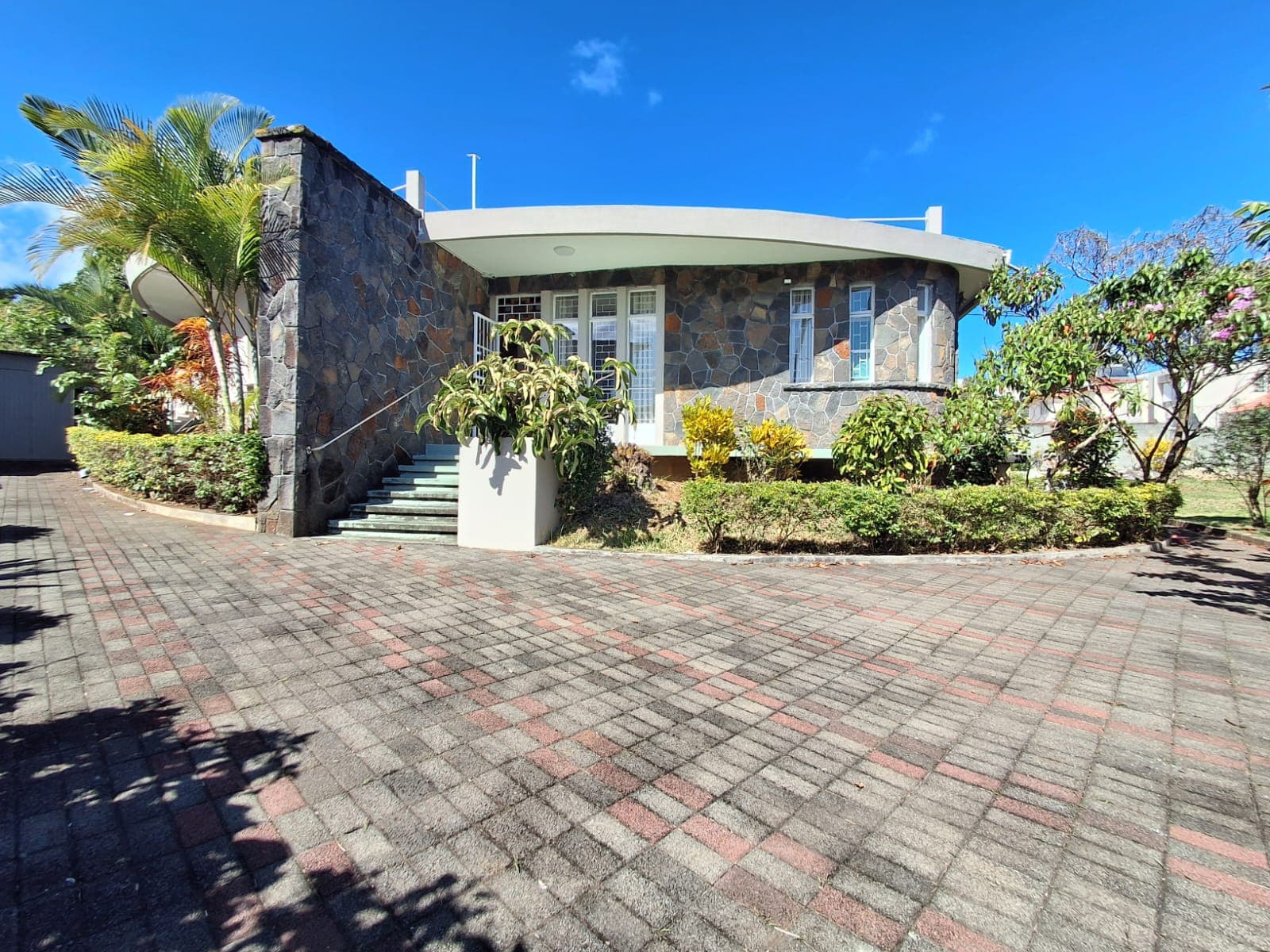 Commercial Space for rent long term Sodnac Quatre Bornes — Curepipe, Mauritius