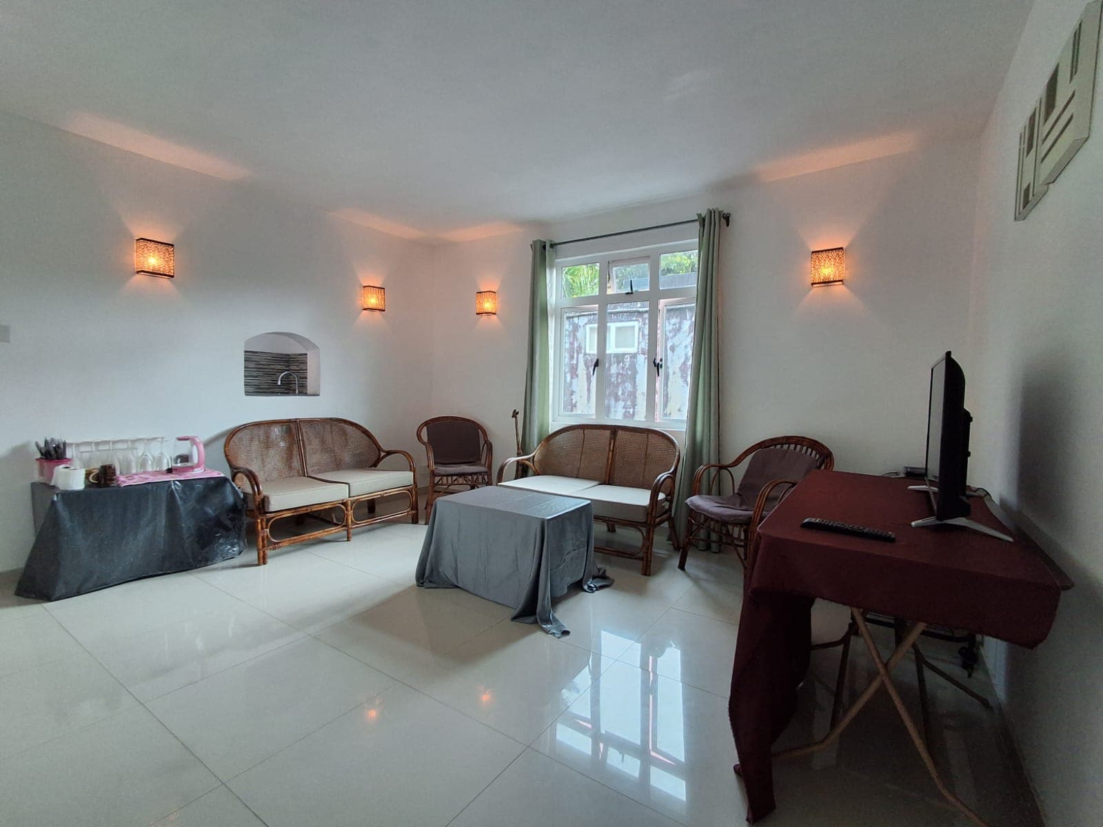 Appartement de 2 chambres meublé en location long terme forest side curepipe — Curepipe, Mauritius